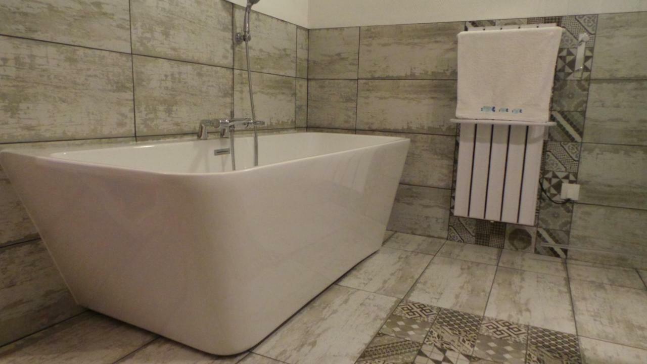 Number9 - Now With Air Conditioned Rooms Carlipa Exterior foto